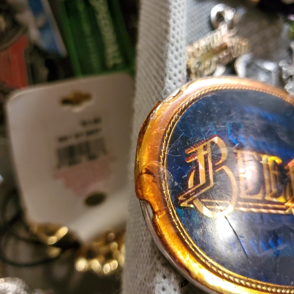 Buckle memorabilia - Picture 2 of 7